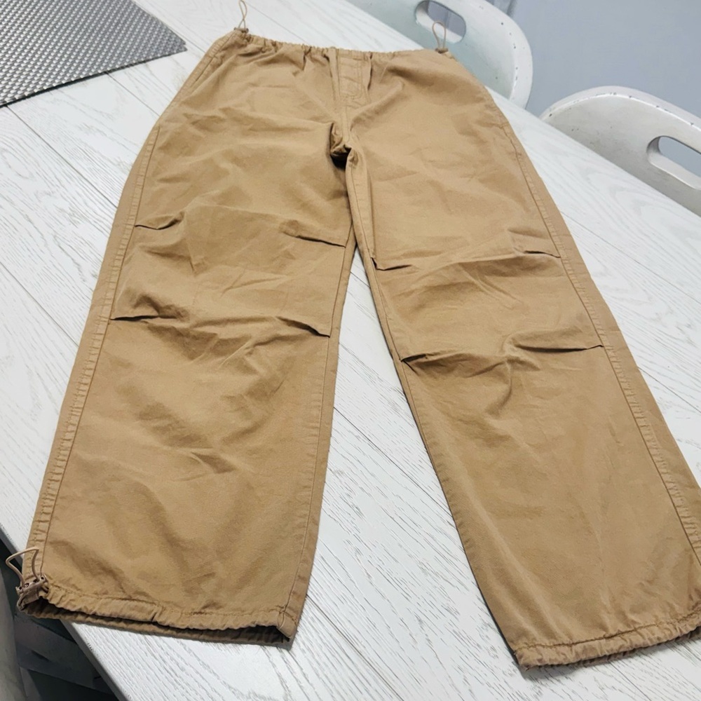 Stradivarius Women's Tan Cargo Pants